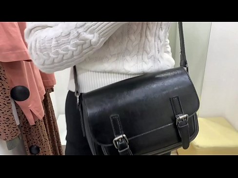 ❤️ Јавна мастурбација младе кучке ФералБерри са дилдом у соби за мерење ❤ Порно видео на sr.dreamlandpassionfever.ru ❌